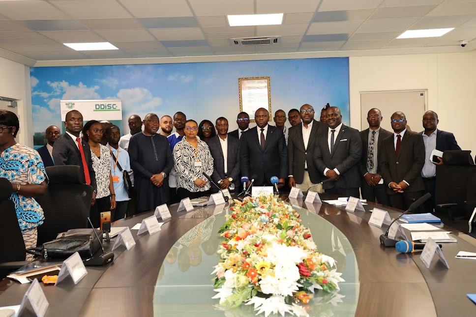 𝐆𝐞𝐬𝐭𝐢𝐨𝐧 𝐝𝐞𝐬 𝐝𝐞́𝐜𝐡𝐞𝐭𝐬 𝐢𝐧𝐝𝐮𝐬𝐭𝐫𝐢𝐞𝐥𝐬 𝐝𝐚𝐧𝐠𝐞𝐫𝐞𝐮𝐱 : 𝐥𝐚 𝐂𝐨̂𝐭𝐞 𝐝’𝐈𝐯𝐨𝐢𝐫𝐞 𝐬𝐞 𝐝𝐨𝐭𝐞 𝐝’𝐮𝐧 𝐬𝐲𝐬𝐭𝐞̀𝐦𝐞 𝐝𝐢𝐠𝐢𝐭𝐚𝐥 𝐝𝐞 𝐜𝐨𝐧𝐭𝐫𝐨̂𝐥𝐞